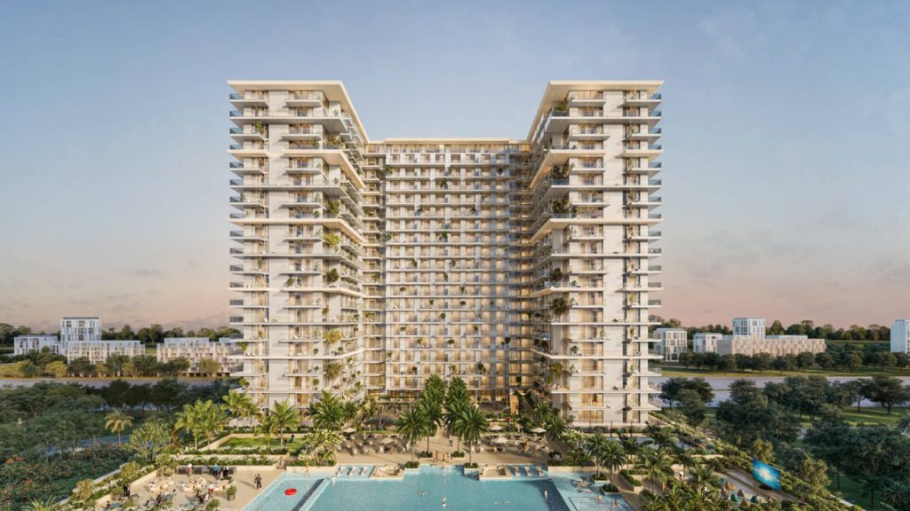 Sol Levante infinity‑edge swimming pool and outdoor lounge