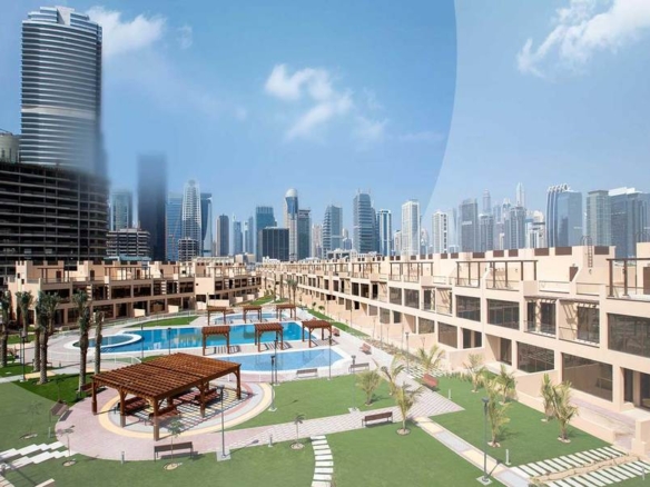 Jumeirah Islands luxury waterfront villas community in Dubai