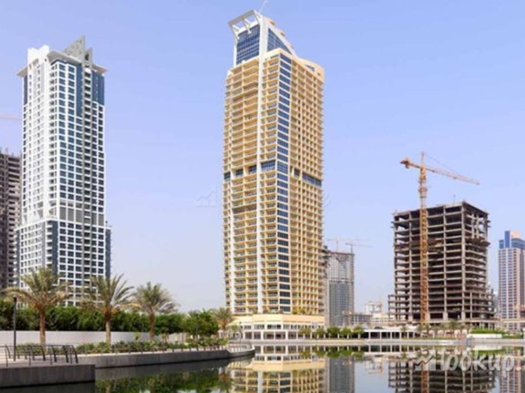 Lake View Tower luxury waterfront apartments in Jumeirah Lake Towers